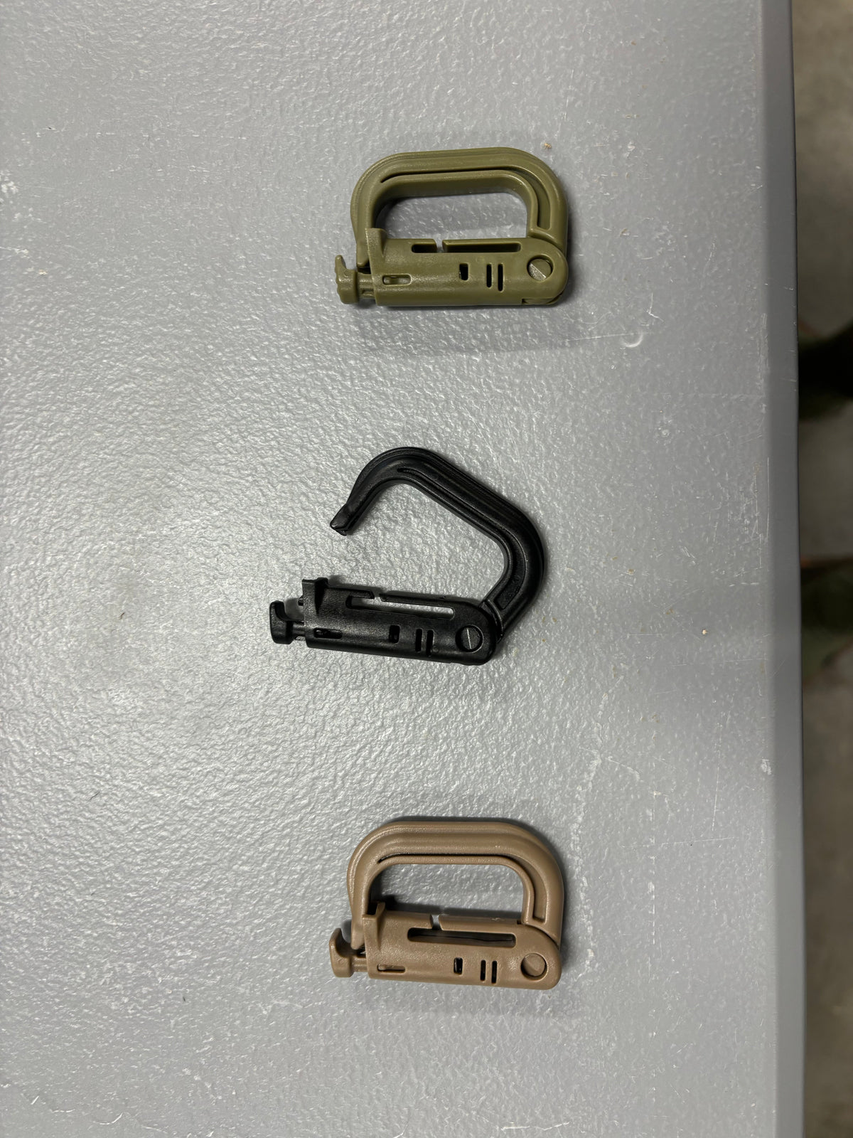 D Button Carabjner